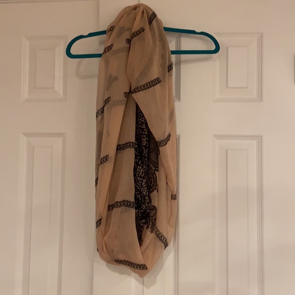 Pink and black infinity scarf - Picture 3 of 4